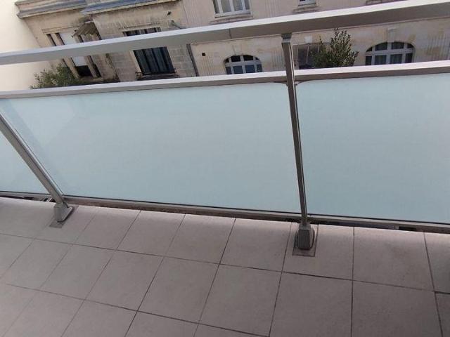 Studio rénové Barrière Judaique, balcon