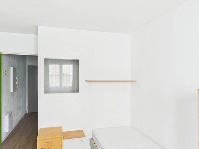 Studio rénové cuisiné équipée Résidence SCHUMAN