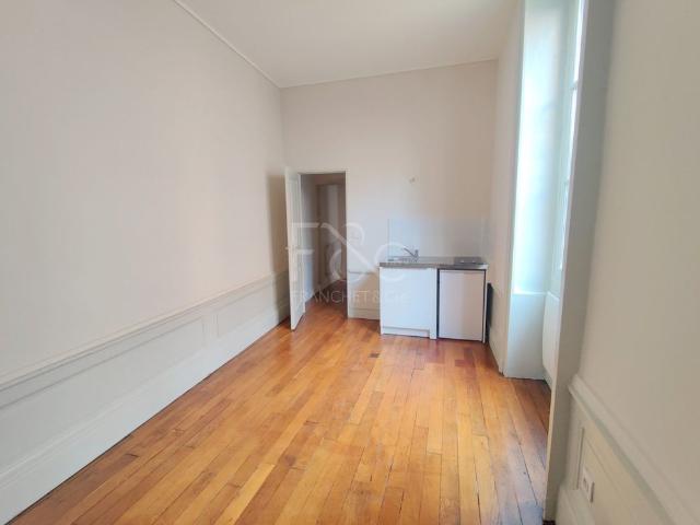 Studio rénové de 21 m² Place Bellecour Lyon 2ème