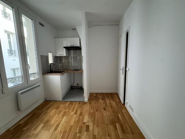 STUDIO rénové de 23,59m², 2ème et dernier étage, rue d'Orfila