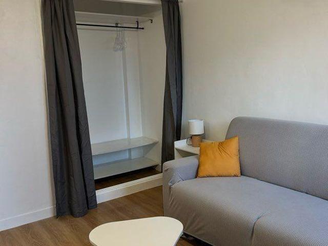 Studio rénové et meublé 24m²