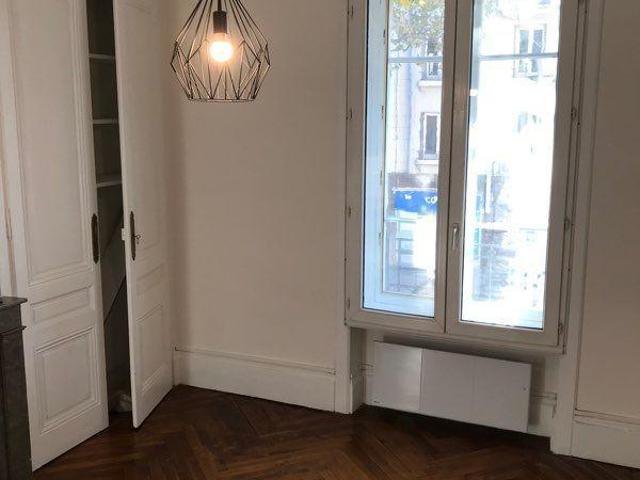 Studio rénové Grange Blanche