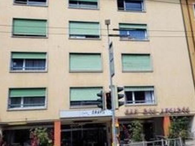 Studio rénové idéalement situé