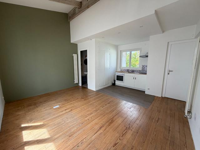 STUDIO RENOVE PLEIN COEUR DE ROYAN