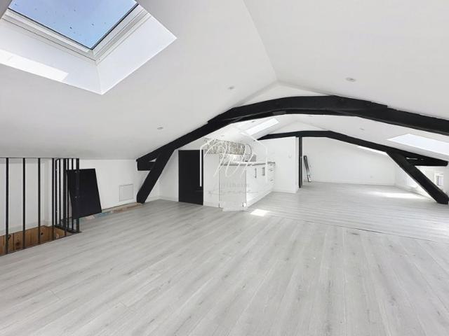 Studio rénové prêt à louer