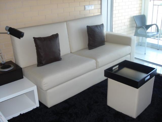 Studio Residence Antas, no 15º andar, orientado a Poente, com varanda