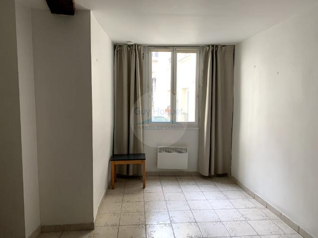 Studio Rue du Fbg St Antoine 75012 Paris