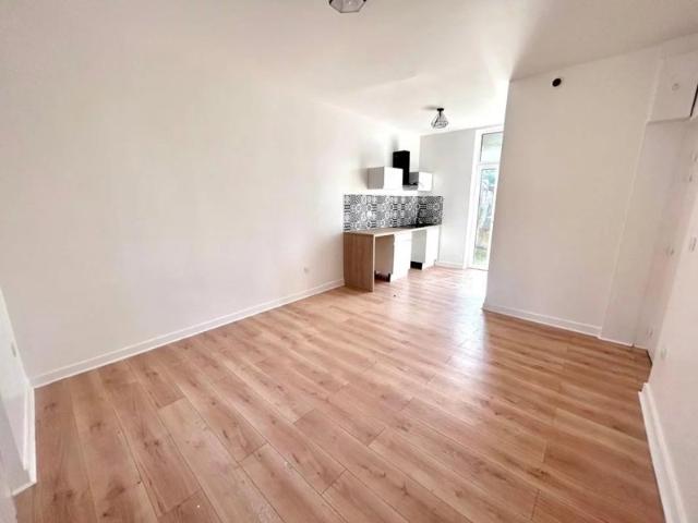 STUDIO/ RUE DES BAINS