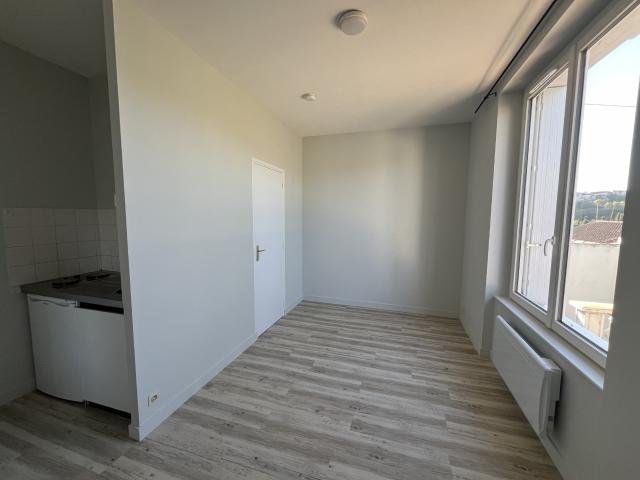 STUDIO RUE DES QUATRE CYPRES