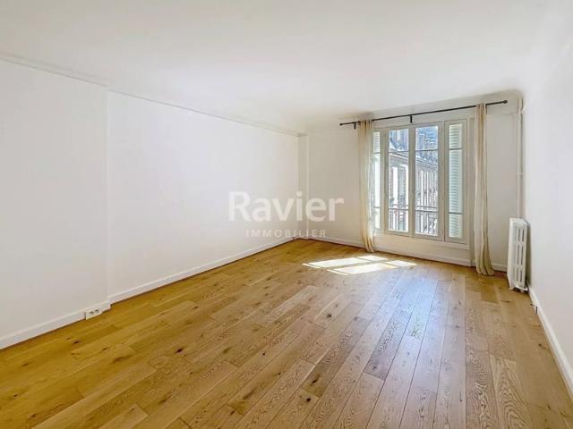 STUDIO RUE ROBERT LECOIN