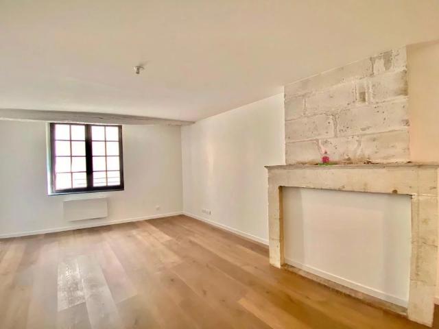 Studio / RUE SULLY