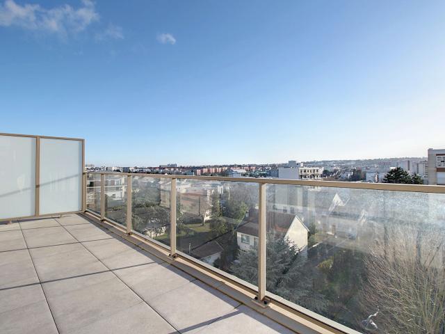 STUDIO RUEIL MALMAISON ECOQUARTIER AVEC TERRASSE SUD