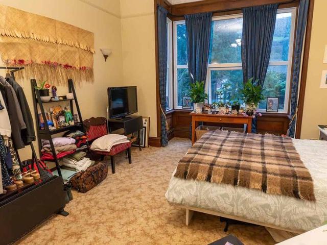 Studio with ensuite 2027
