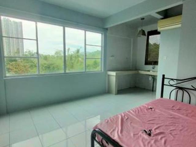 Studio Tmn Nelly Kolombong