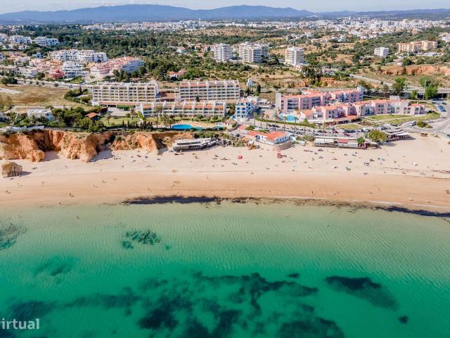 Studio totalmente mobilado e equipado a 300 metros da Praia do Vau