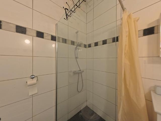 Studio te huur Van der Woudendijk in Den Haag voor € 1.500