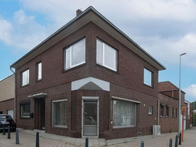 Studio te huur in Vroenhoven voor € 800 met 1 slaapkamer