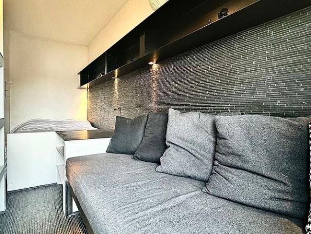 Studio te huur in Elsene voor € 750 met 1 slaapkamer