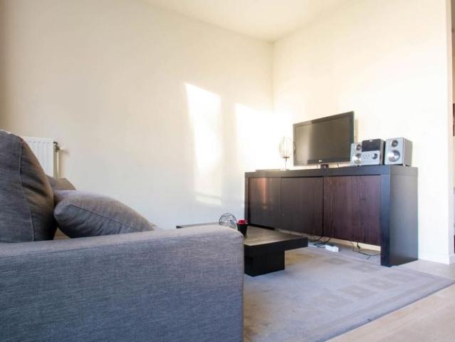 Studio te huur in Evere voor € 1.000 met 1 slaapkamer