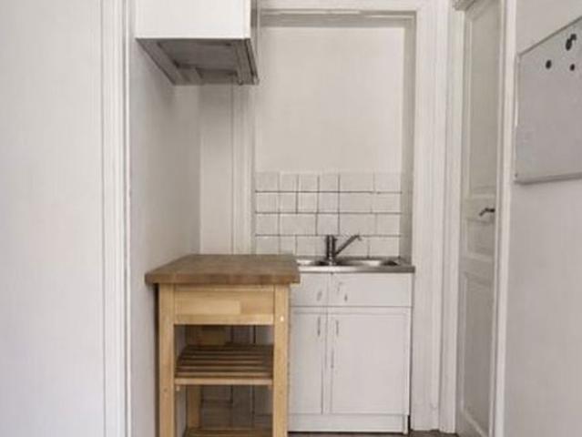 Studio te huur in Forchies la Marche voor € 515 met 1 slaapkamer