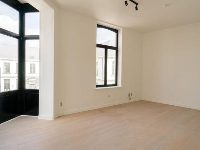 Studio te huur in Gent voor € 685 met 1 slaapkamer