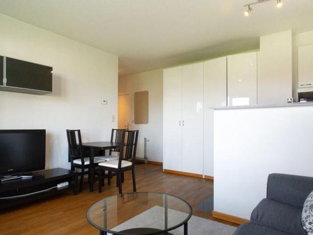 Studio te huur in Oudergem voor € 1.050 met 1 slaapkamer