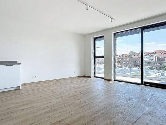 Studio te huur in Schaarbeek voor € 1.000 met 1 slaapkamer