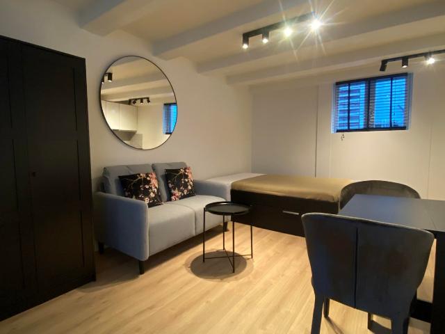 Studio te huur Kloveniersburgwal in Amsterdam voor € 1.334