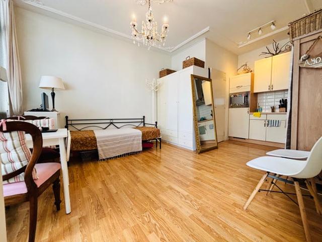 Studio te huur Regentesselaan 161 A in Den Haag voor € 558