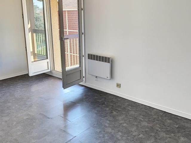studio terrasse – quartier lardenne