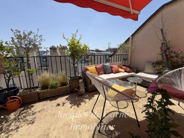 STUDIO TERRASSES VUES DEGAGEES SUR PARIS