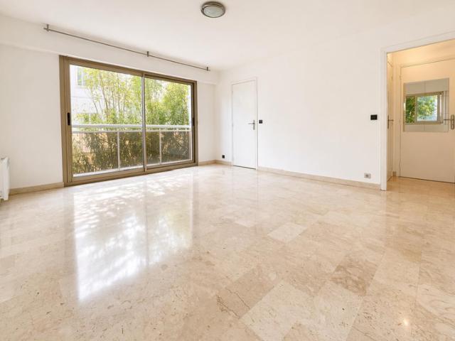 Studio traversant 28 m2 avec cuisine séparée Cimiez, quart