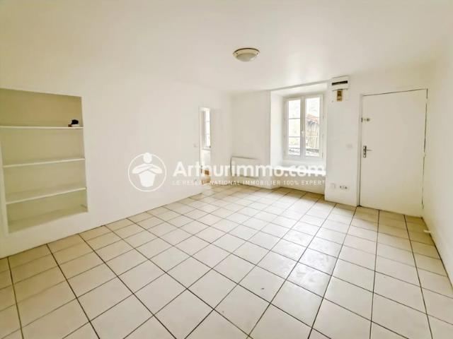 STUDIO TRES BON ETAT