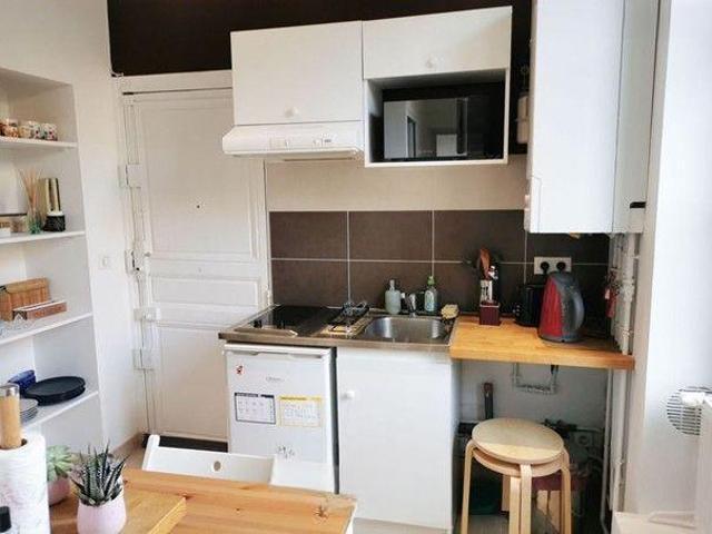 Studio très calme et très bien placé