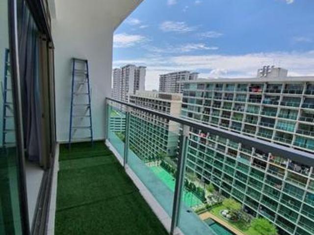 Studio unit corner lot and Renovated to separate kitchen bedroom