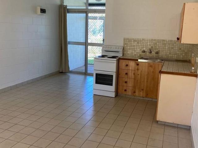 STUDIO UNIT IN PRIME POSITION NEAR NIGHTCLIFF POOL & CAFE