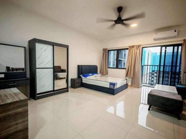 Studio Unit One Equine seri kembangan