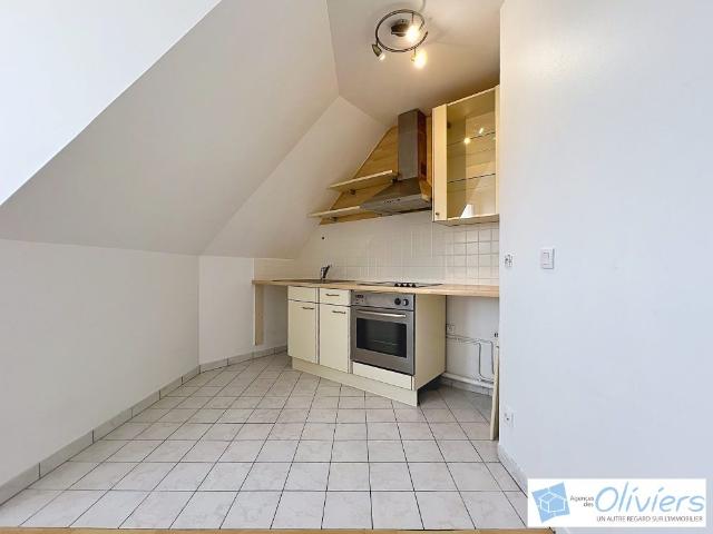 STUDIO VOISINS LE BRETONNEUX 1 pièce s 25.17 m2
