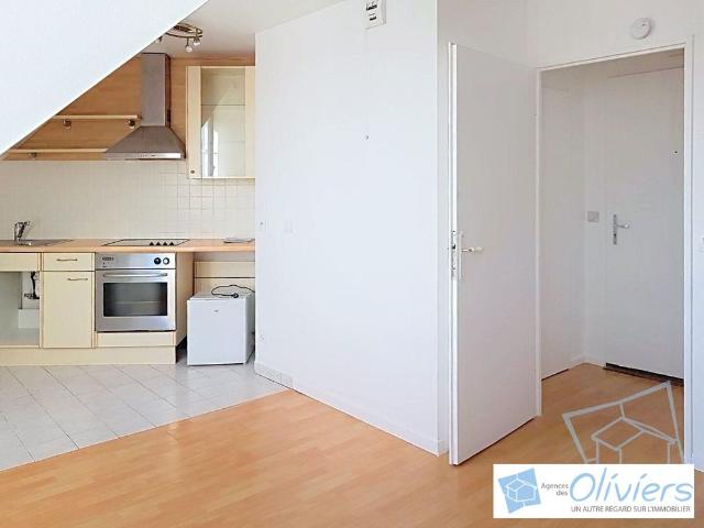 STUDIO VOISINS LE BRETONNEUX 1 pièce s 25.17 m2