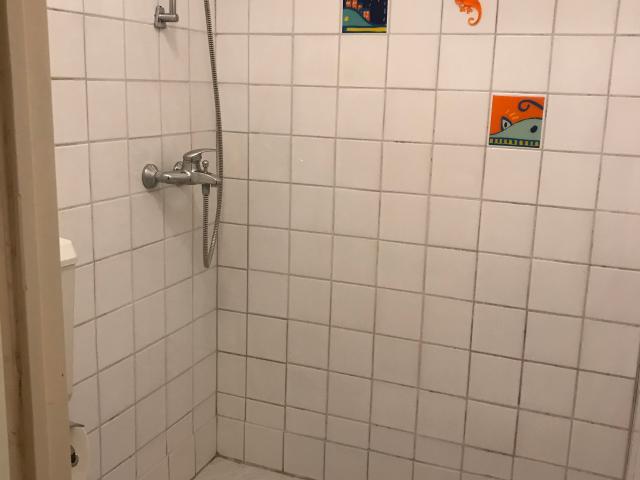Studio voor eerste jaar studente meisje