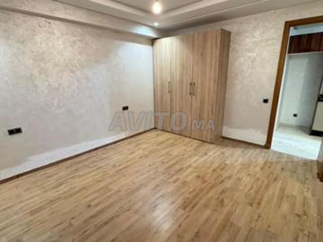 Studio vide à louer aux hôpitaux