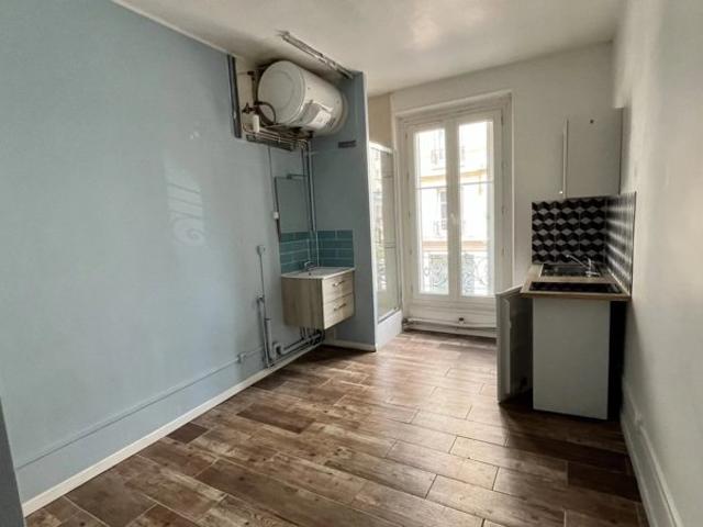 STUDIO VIDE LEVALLOIS SCI 2905