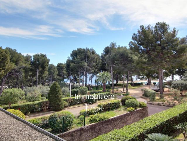 Studio vue mer et pinède Résidence Athéna Bandol Mer, pisc