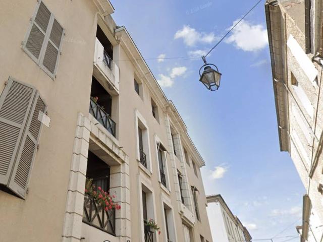 Studio vue sur cour intérieure, résidence sécurisée, Villeneuve