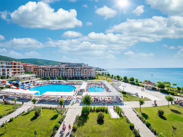Studio z widokiem na morze i basen w Premier Fort