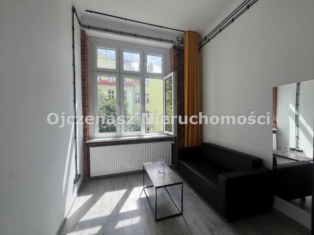 Studio z antresolą w odrestaurowanej kamienicy, prestiżowa lokalizacja
