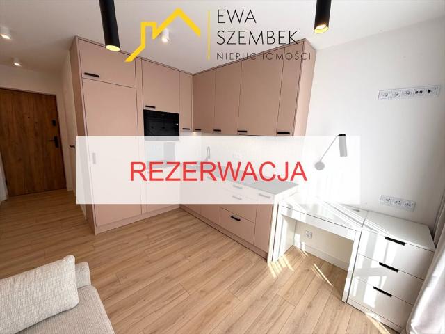 Studio z balkonem, zielenią, miejsce postojowe