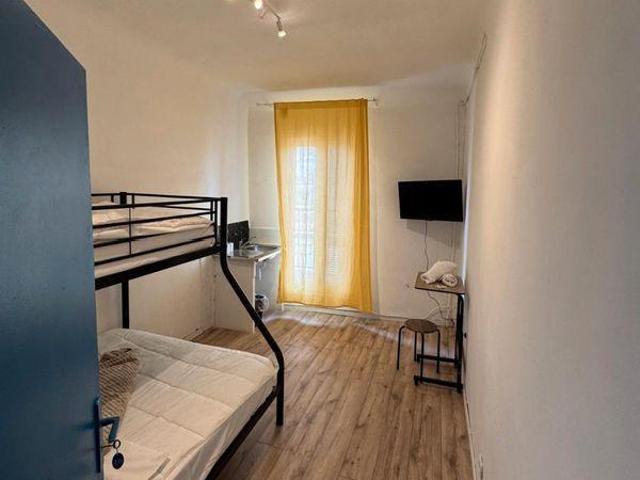Studios meublés et équipés