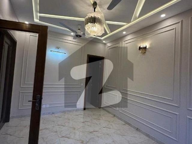 Stunning 4 Marla House In D 12/1 Available D 12/1