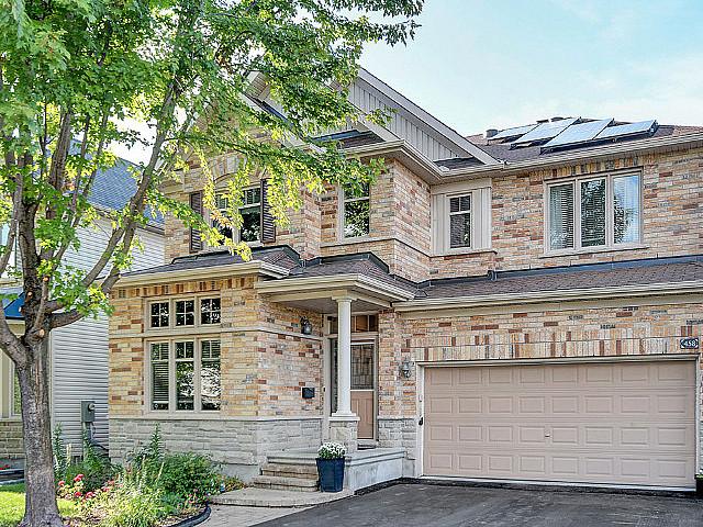 Stunning 4 bed, 4 bath, 2,865 Sq.ft. Kanata Lakes Family Home